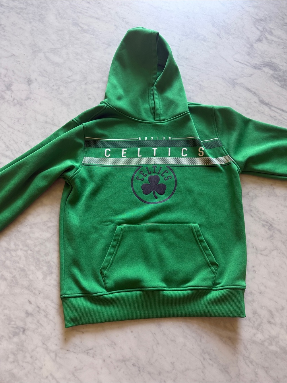 Celtics Basketball size 8-10 Kids Green Pullover Hoodie